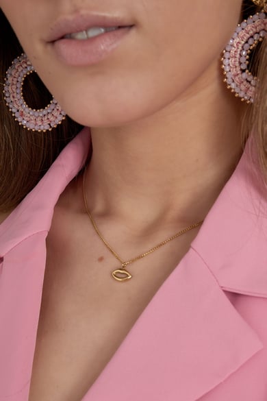 Schlichte Halskette mit Lippenanhänger – Goldfarbe  - Goldfarbefarbe h5 Bild3